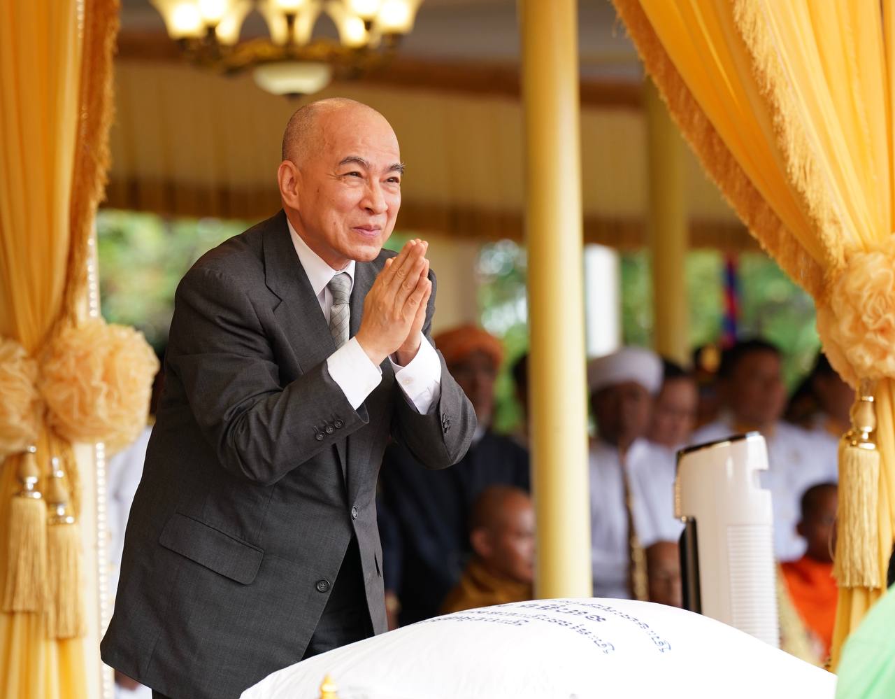 ឯកឧត្តមសាស្រ្តាចារ្យ ឈាង រ៉ា រដ្ឋមន្រ្តីក្រសួងសុខាភិបាល និងថ្នាក់ដឹកនាំក្រសួងសុខាភិបាល អញ្ជើញចូលរួមក្នុងព្រះរាជពិធីច្រត់ព្រះនង្គ័ល