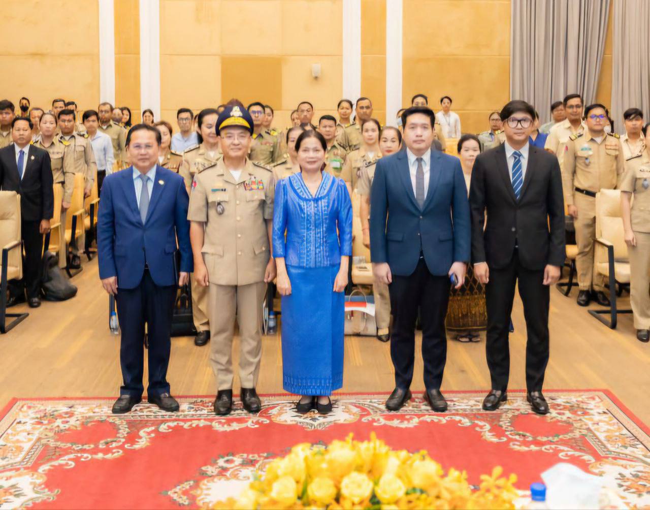 សិក្ខាសាលាផ្សព្វផ្សាយ “ក្របខណ្ឌគោលនយោបាយជាតិគាំពារសង្គម ឆ្នាំ២០២៤-២០៣៥ និងប្រកាសអន្តរក្រសួងស្តីពីការពង្រីកវិសាលភាពនៃការអនុវត្តកម្មវិធីផ្តល់ប្រាក់ឧបត្ថម្ភរបស់រាជរដ្ឋាភិបាលសម្រាប់សមាជិក ប.ស.ស. ជាស្ត្រីមានផ្ទៃពោះនិងកុមារអាយុក្រោម ២ ឆ្នាំ ដល់មន្ត្រីនគរបាលជាតិ និងមន្ត្រីពន្ធនាគារ”