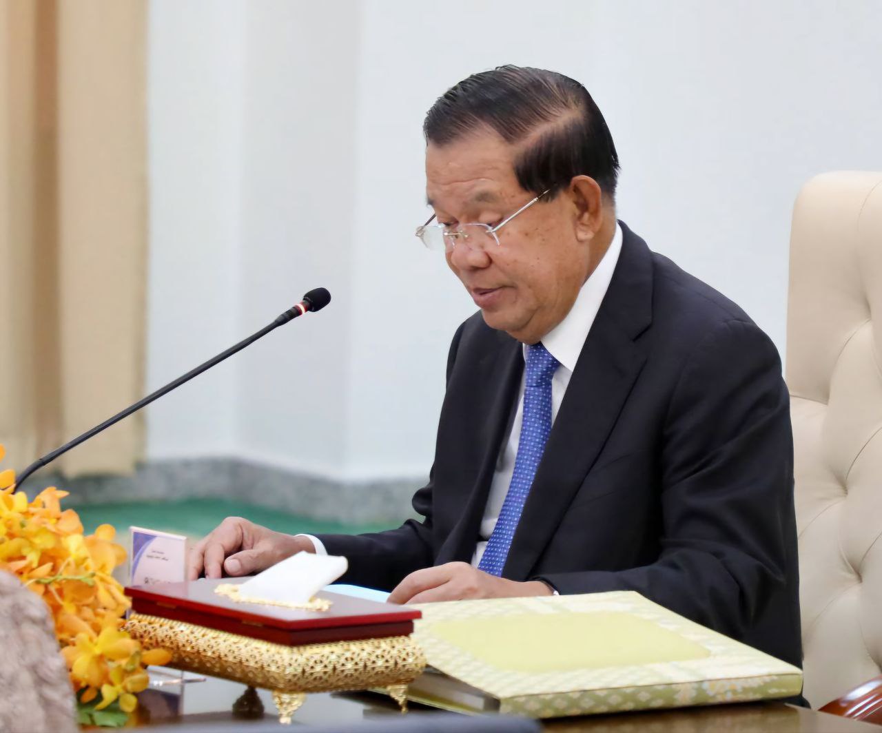 ប្រតិភូក្រុមប្រឹក្សាជាតិកម្ពុជាដើម្បីស្រ្តី ជួបសម្ដែងការគួរសម និងទទួលអនុសាសន៍ សម្ដេចអគ្គមហាសេនាបតីតេជោ ហ៊ុន សែន ប្រធានព្រឹទ្ធសភានៃព្រះរាជាណាចក្រកម្ពុជា